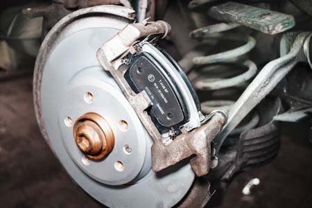 Замена тормозных колодок и дисков VW GOLF в Туле